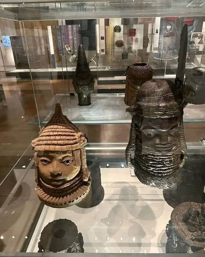 “Thou shalt not steal” 

British museum: 👇🏾
