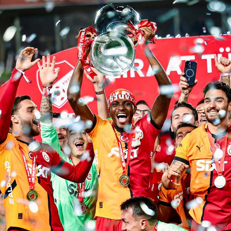 Hull City head coach Sergej Jakirovic hailed #SuperEagles superstar Victor Osimhen as the best playe...