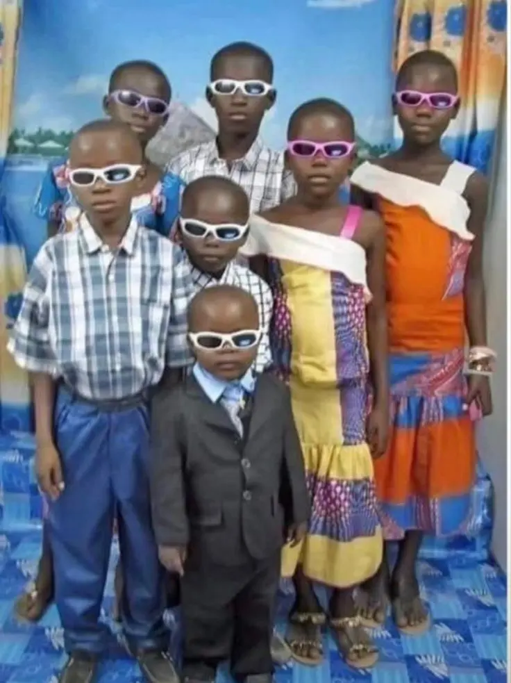 Na people wey their mama dey hustle well well go understand this one! ๐๐ญ
December dressing, eye g...