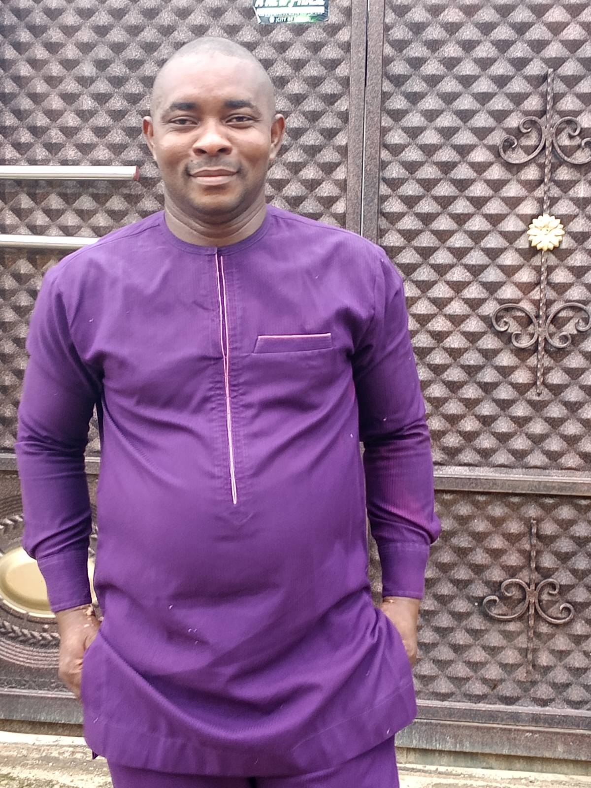 Happy Sunday to you all,
May the blessings of today locate you and your family in Jesus name. Amen...