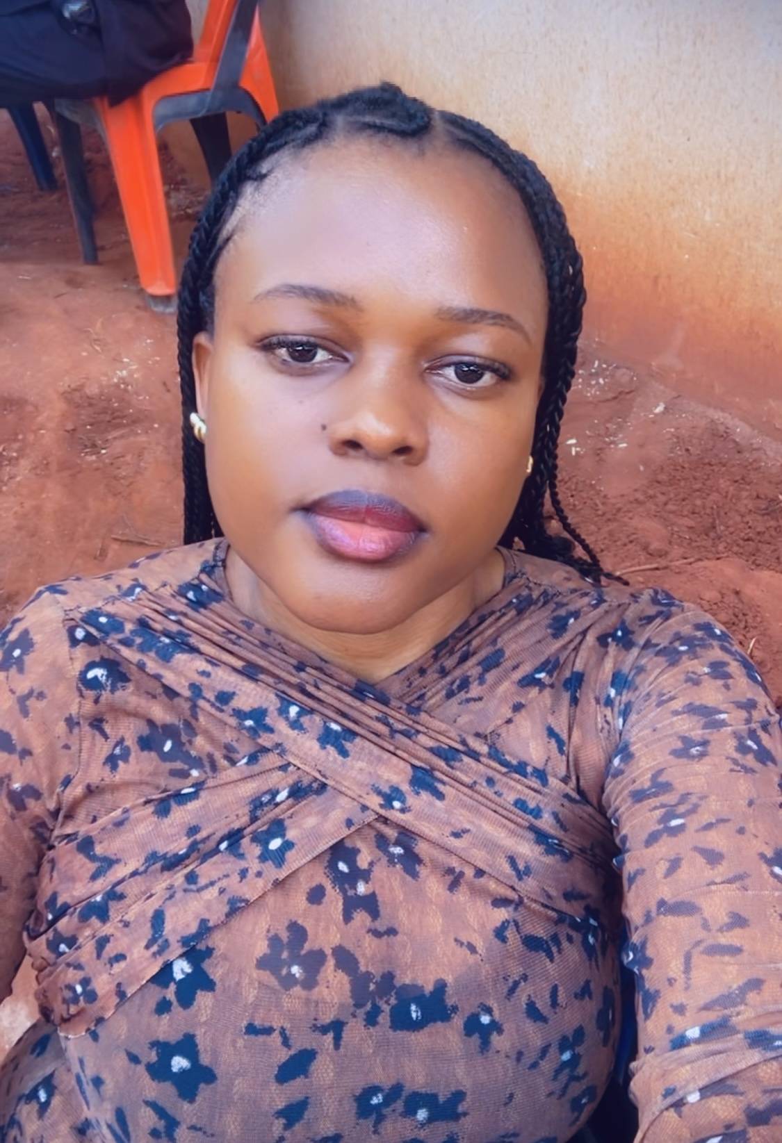Glowing through what I go through😊 Is a sunny Tuesday here, how is your day going?