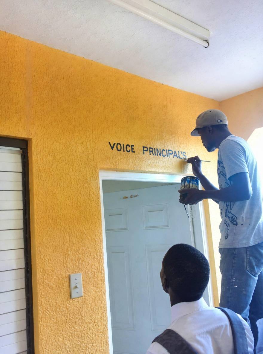 Omo you go pay me oh.
Na Voice principal I hear from your mouth.