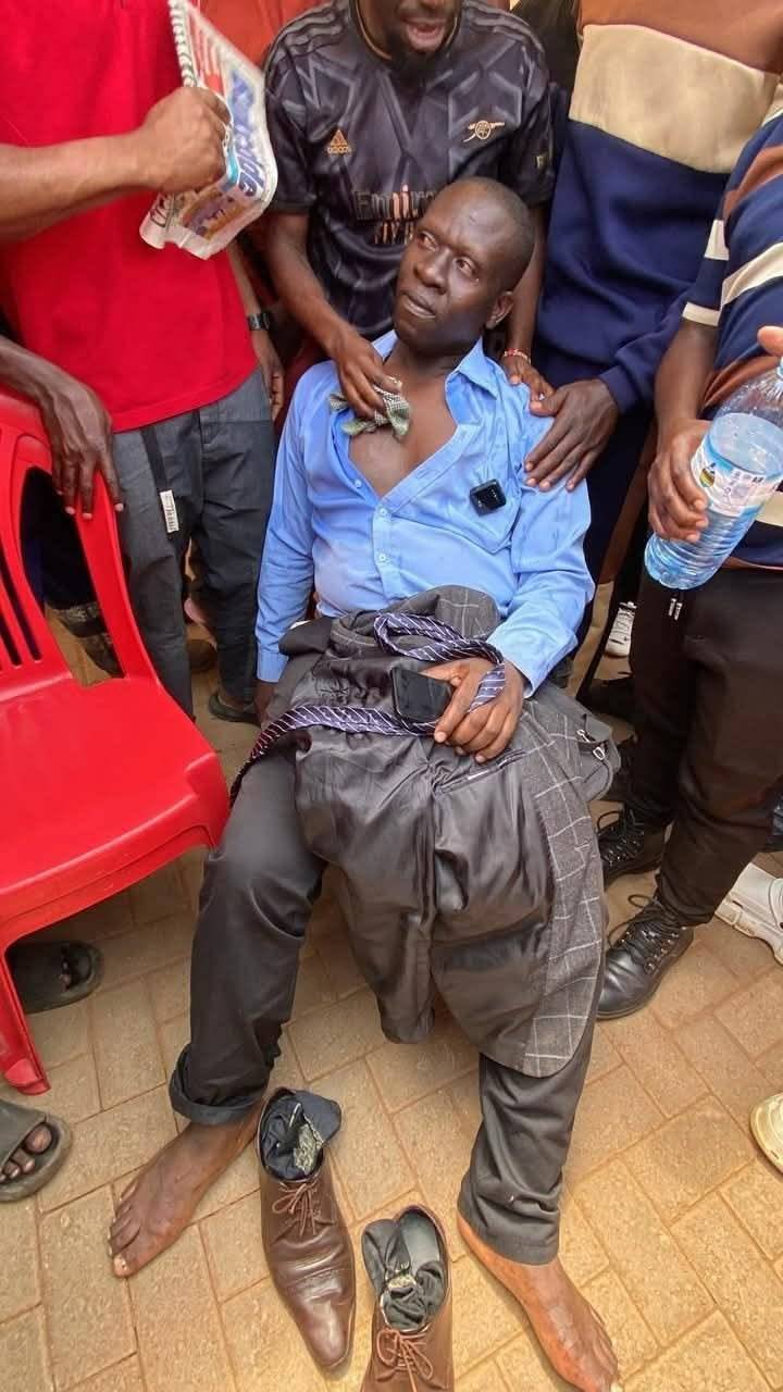 I no gree fall today for church deliverance.
This Pastor tell Ushers to throw me for ground say I g...