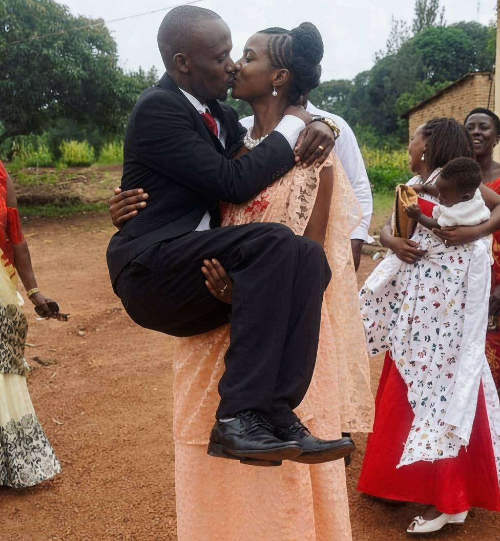Finally my uncle has settled down.
It was an exciting wedding π«£π«£π«£