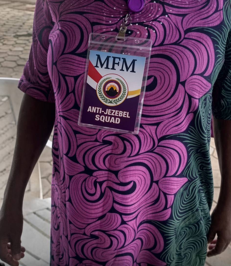 Omo, I no understand this night vigil weh I come this night oh.
So this fine girl weh I don corne...