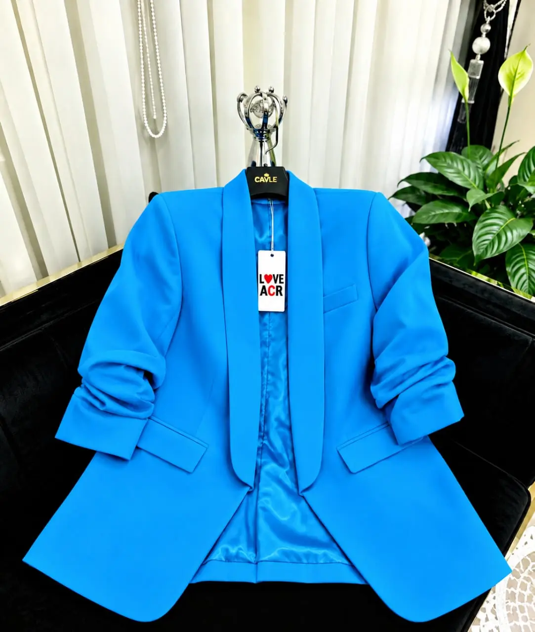 Cooperate blazer with lining
Comes with inner
M and L
30,000