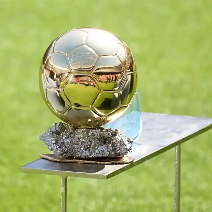 ๐จ ๐ฅ๐๐ ๐๐ก๐๐๐ฅ: Only two weeks left until we know the WINNER of the 2026 Ballon d'Or! โจ๐ซ
Who do you...