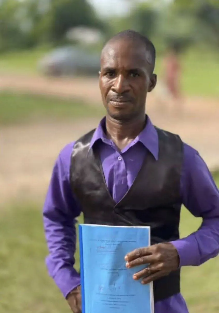 This guy story is the one trending now and it's a touching and inspirational one.