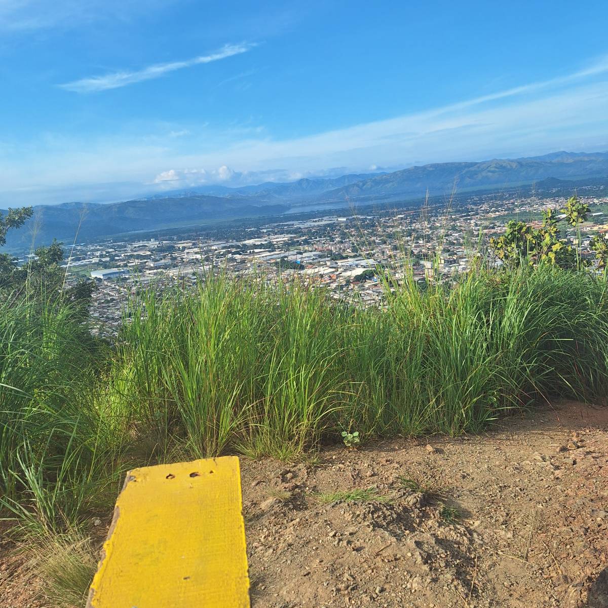 Yes, I climbed the mountain. What you don't know is that I almost fainted halfway up, hahaha🤣🤦🏽♀...