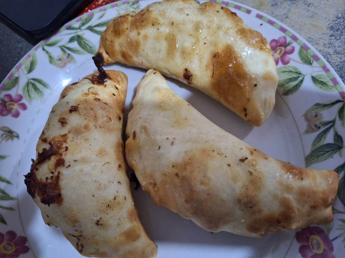 My Monday started happily because I treated myself to some baked empanadas🥰🤤(They're not perfect,...