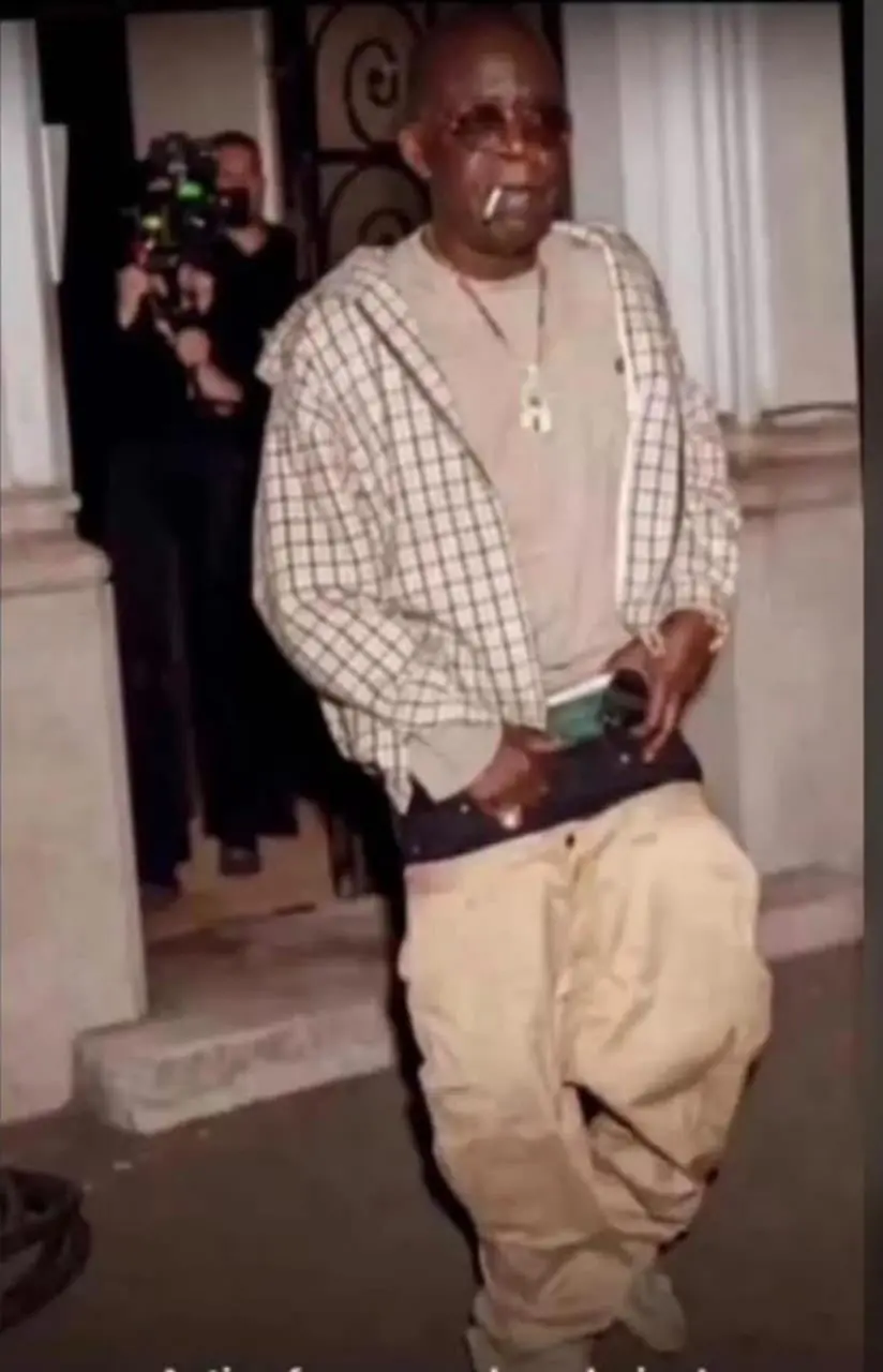 TINUBU OUTSIDE THERE on vacation things you don't see ๐๐
