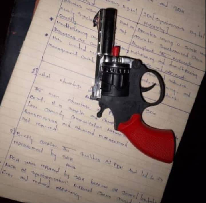 This is how we study in federal uni lafia ๐ฅบ๐คง๐
We are just student but we are studying in fear of...
