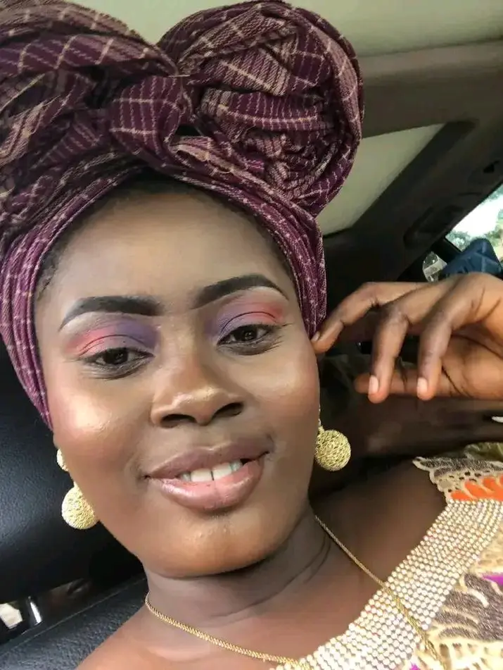 Happy Sunday to all my Lekeelekee family, may the blessings of the Lord never elude us๐๐.
#LekeeLe...