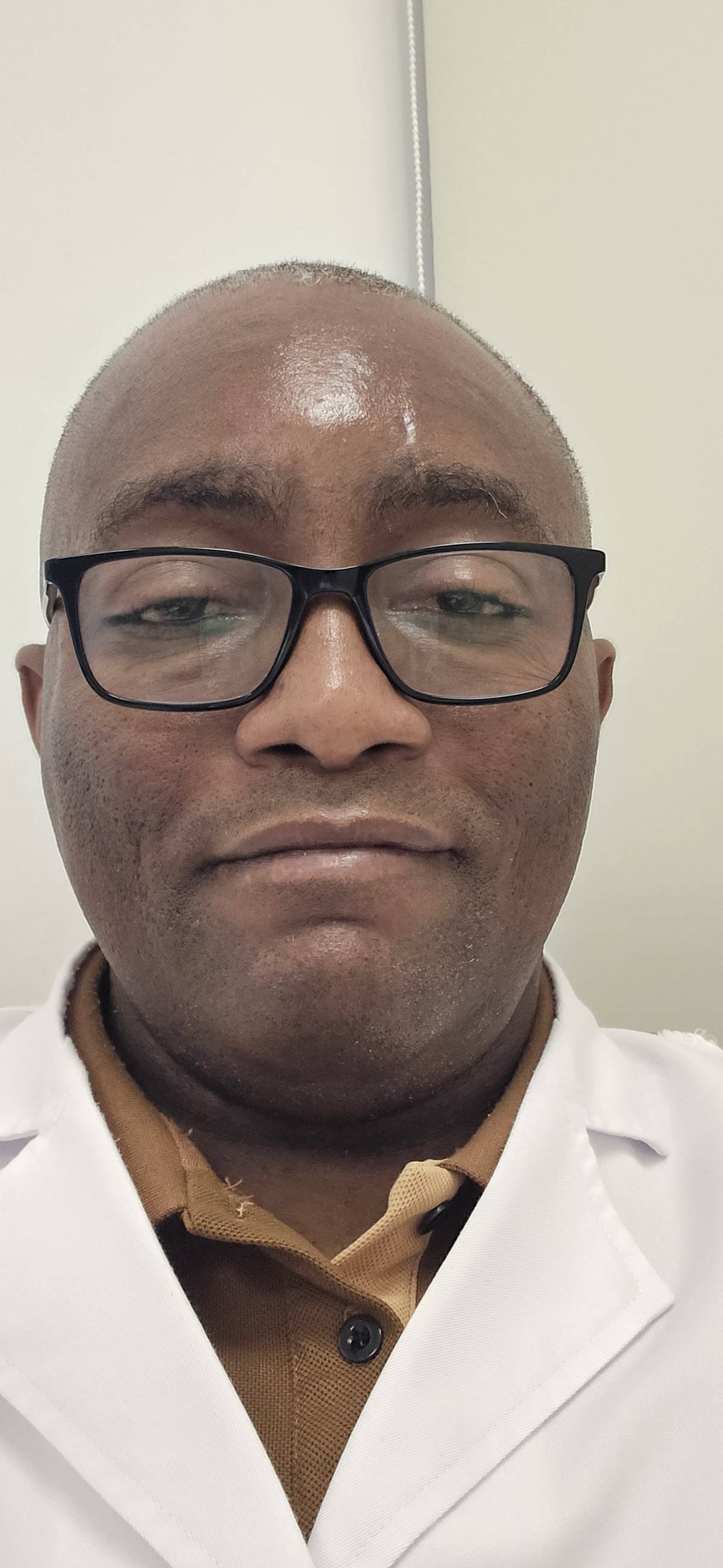 YOUR HEAD IS NOT CORRECT.
'Your head is not correct' is a common statement in Nigeria (and perhaps...