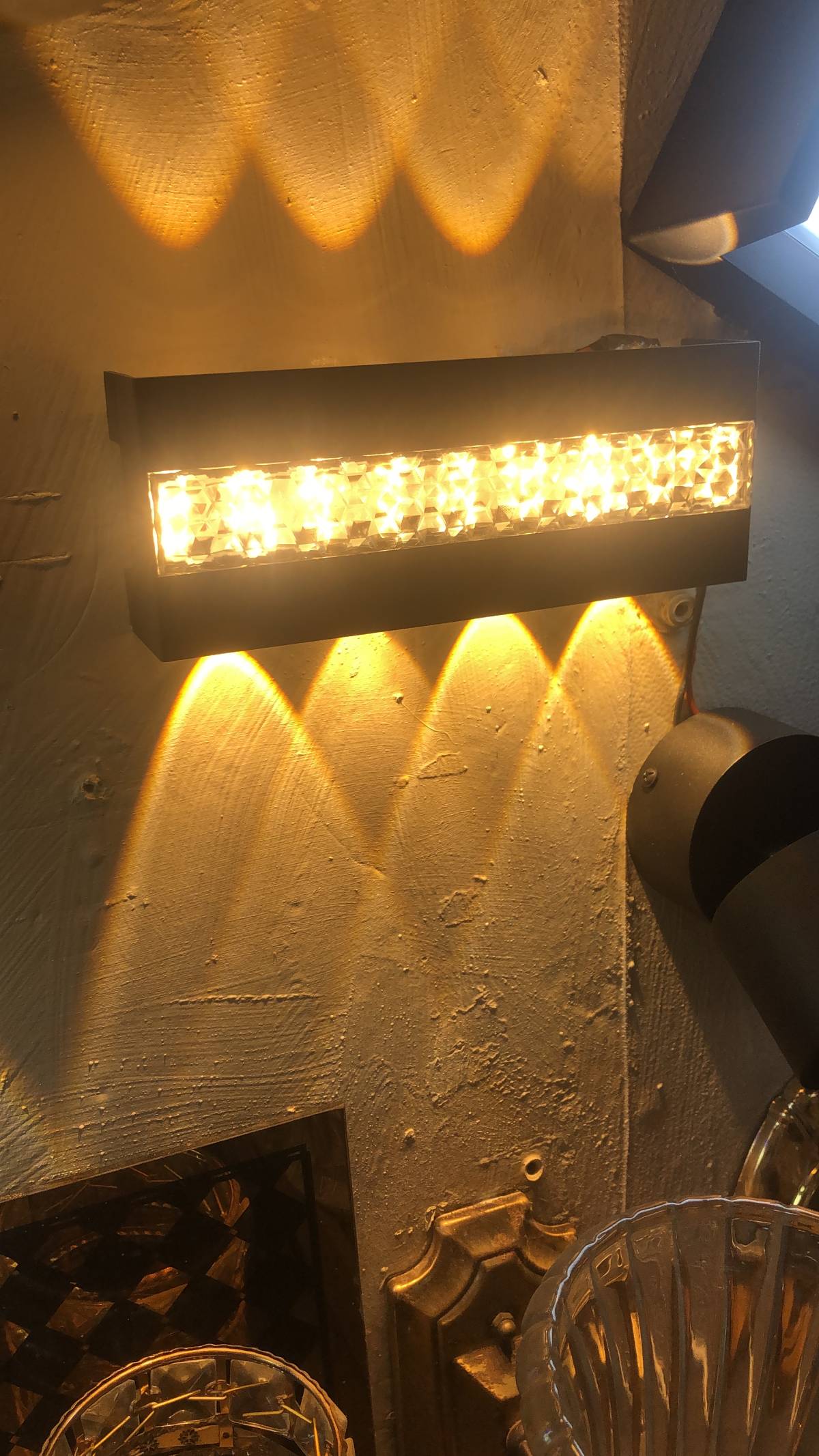 4-in 1 up and down lighter
It can be used in you living room , bedroom
Walkway
#6k