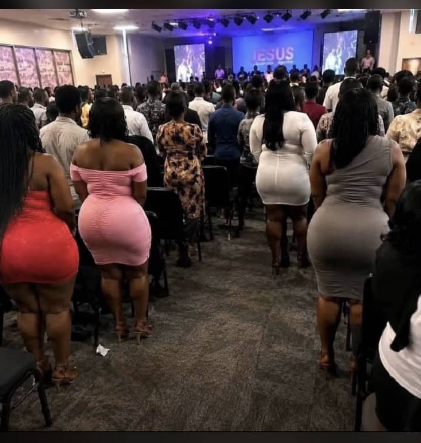Make I hear say I no go church next Sunday 

Good evening lekeelekee fam::::::

#lekeelekee