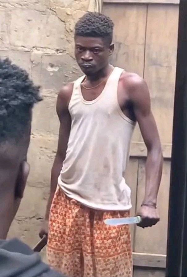 Kwechiri! 
Show no fear under any circumstances.