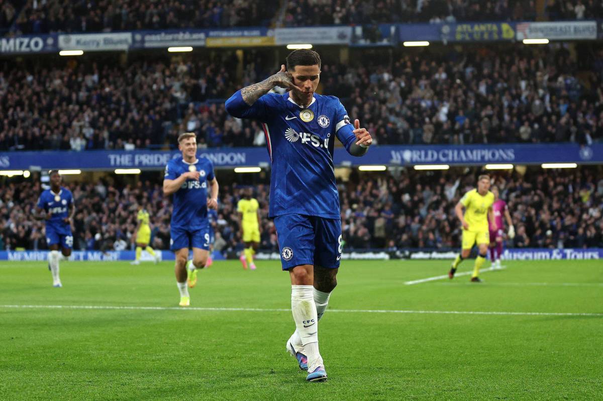 🚨Enzo Fernández has produced 31 goals + 29 assists for Chelsea.
168 Games
60 G/A
#CFC | #Chelsea