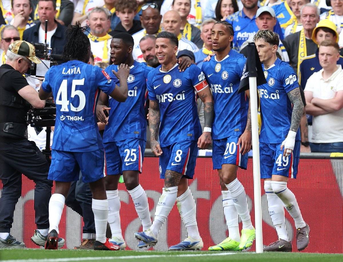 ‼️ Chelsea will wear the home kit in the final game of the season against Sunderland on Sunday.
🔗...