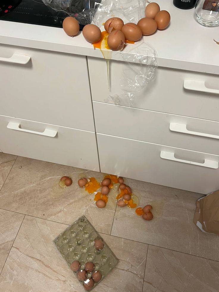 Ahhhhhhh!! My eggs🥺🥺
See what Lekeelekee and its users have caused 🥺🙆
I lost concentration becau...