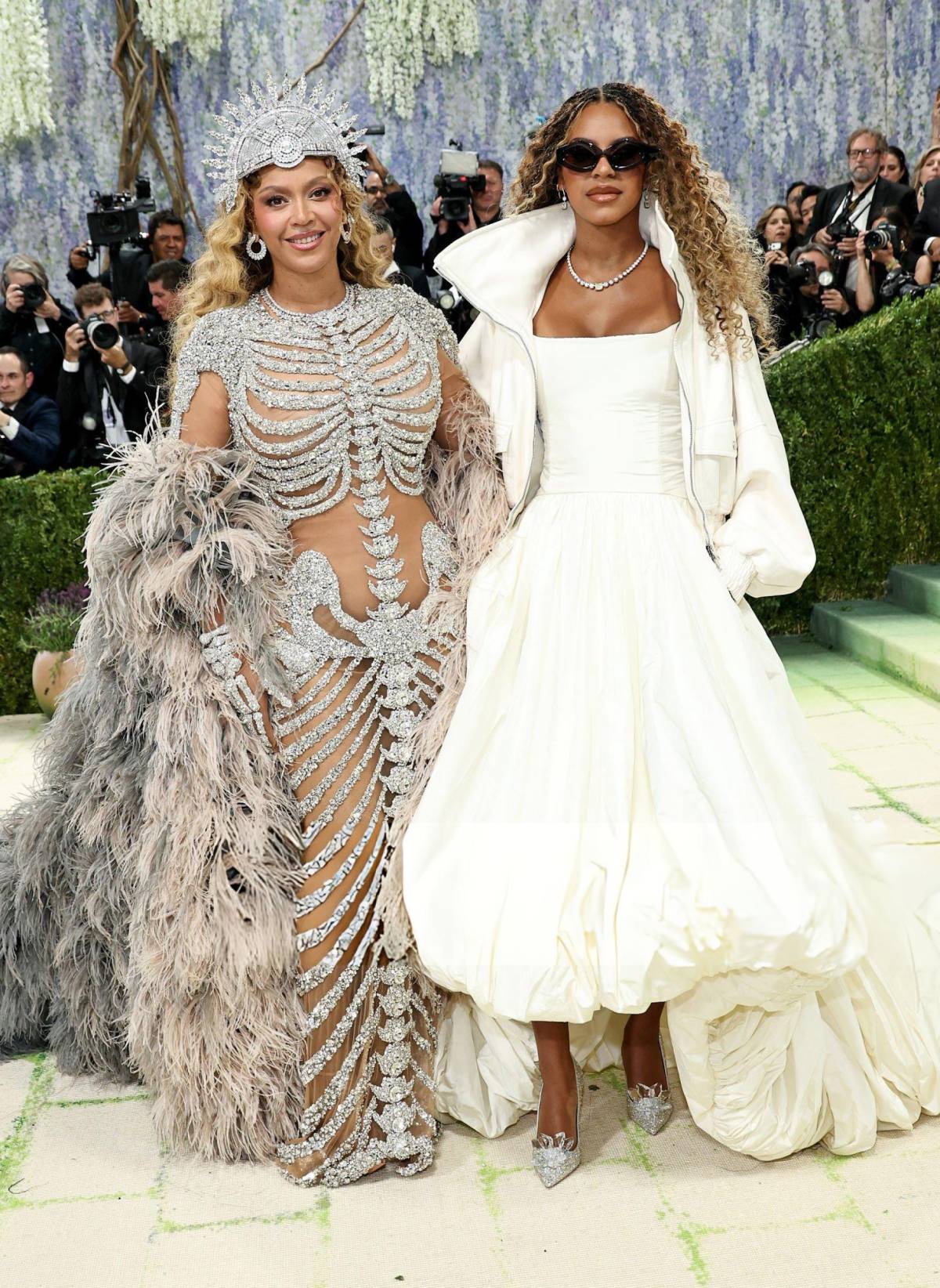 Beyoncé and Blue Ivy at the #MetGala 2026.
Beyoncé is a co-host of this year’s Met Gala. She grace...