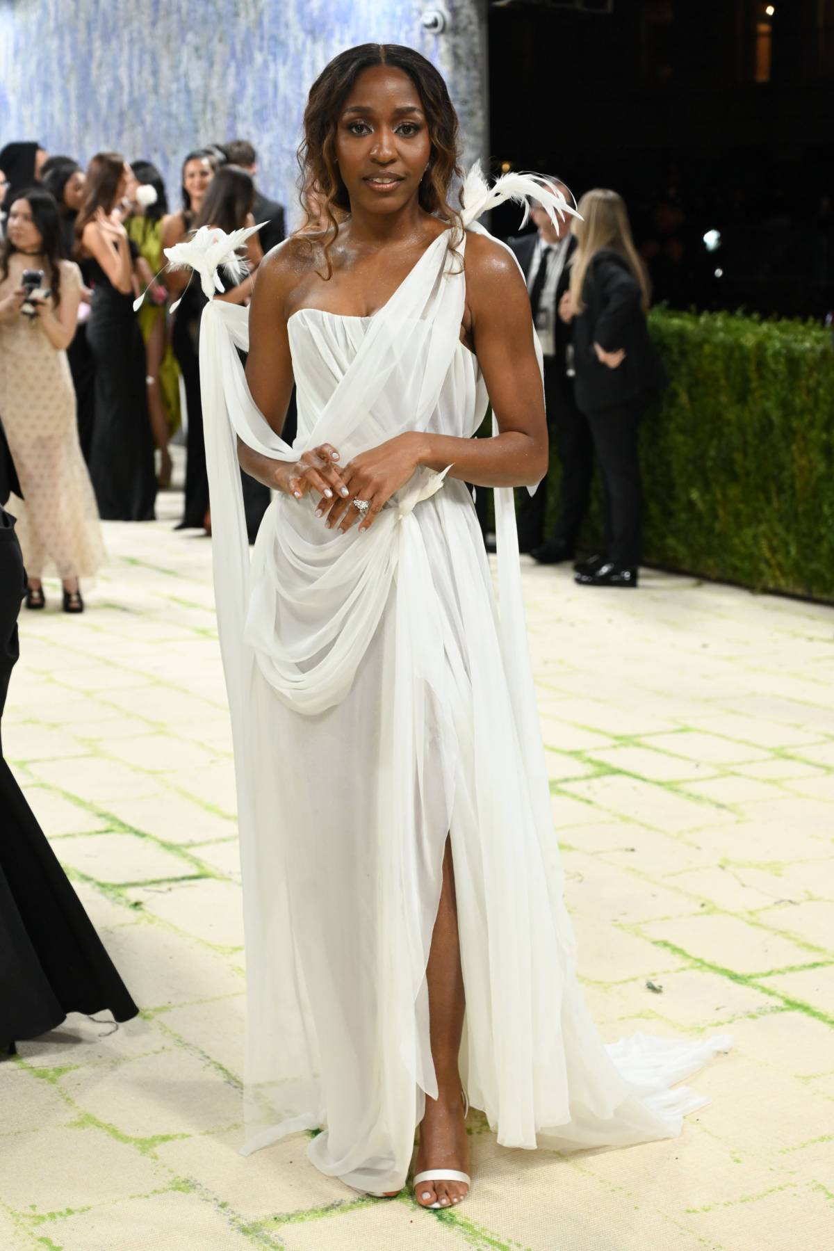 Nigerian #celebrities at the #MetGala 2026:
๐ Actress Ayo Edebiri, wearing Loewe.
๐ Actor Damson...