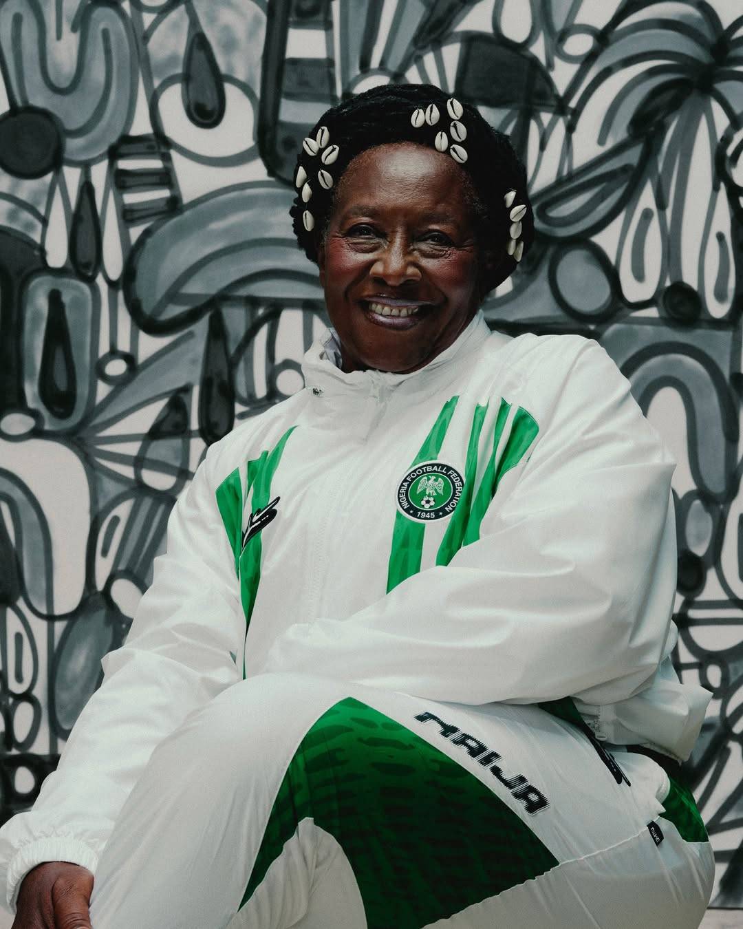 #Nike teamed up with Nigerian contemporary visual artist Olaolu Slawn for their highly anticipated 2...