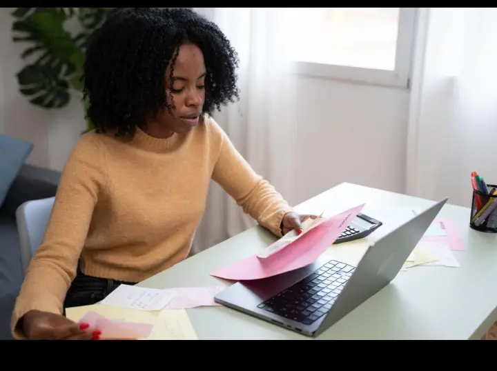 GIVING CUSTOMERS CREDIT CAN INCREASE SALES BUT ALSO CREATE CASH FLOW PROBLEMS.
When you sell on cre...