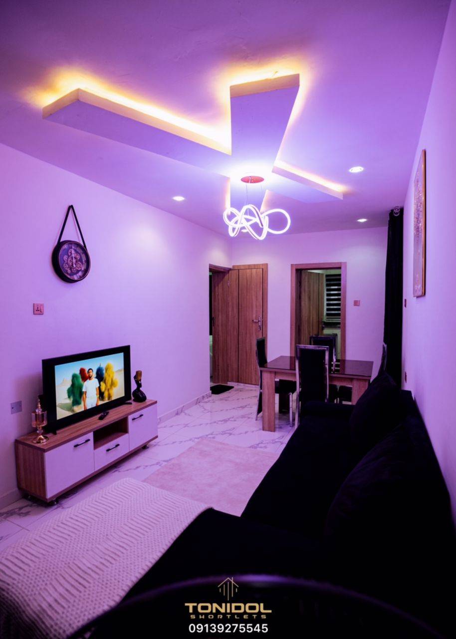 instagram.com/p/DSuDDK0iFtW/…

Introducing Tonidol Shortlets !!!

One-Bedroom #Shortlet Apartment –...