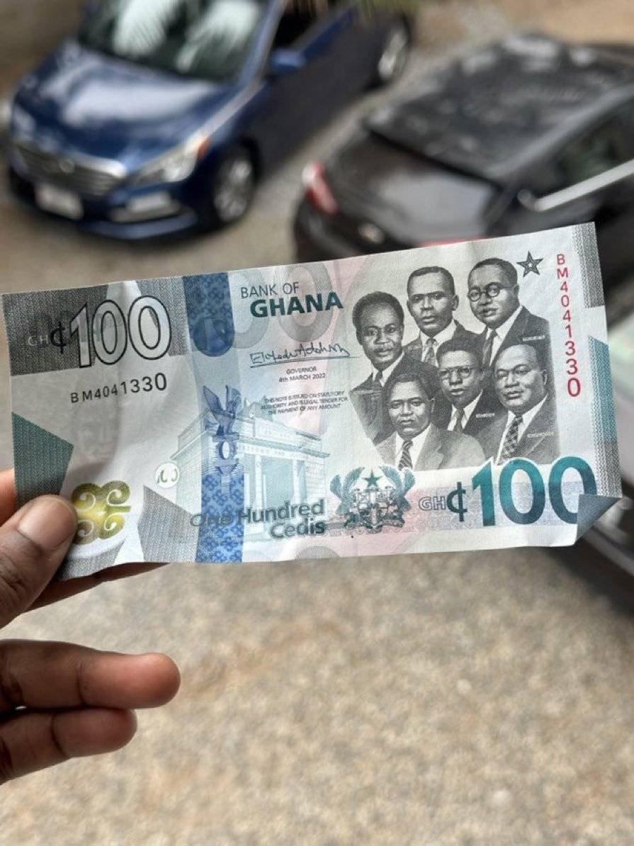 Giveaway loading🚨🚨.  Make I go meet aboki first