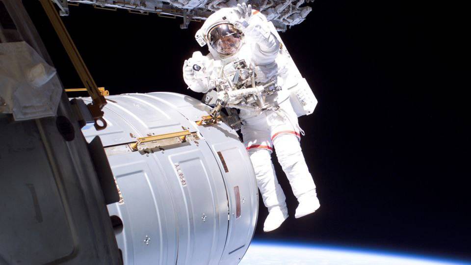 Spacesuits take 5,000 hours to make and cost around $1 million.
#mrfoolish #facts