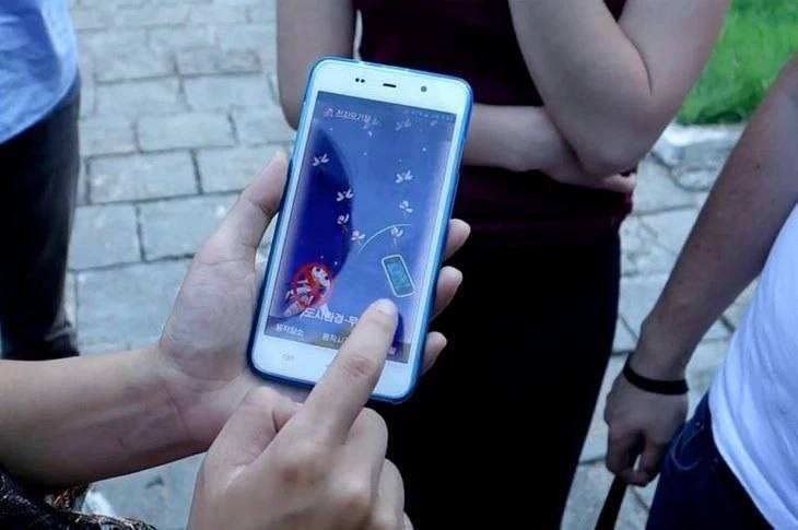 Smartphones in North Korea work only within the country.
Apps for them are sold only in physical st...
