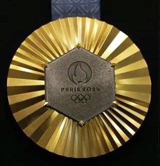 The gold medals at the 1904, 1908 and 1912 Olympic Games were all made of solid gold.
Today, gold m...