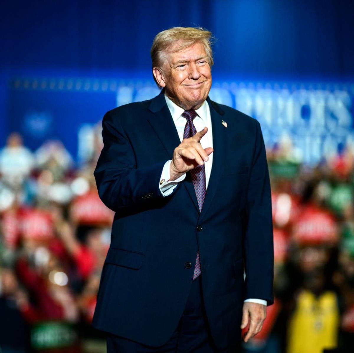 🇺🇸 JUST IN: President Trump says, “Stock Market hit an ALL-TIME HIGH TODAY. Jobs & 401-K’s are BOOMI...