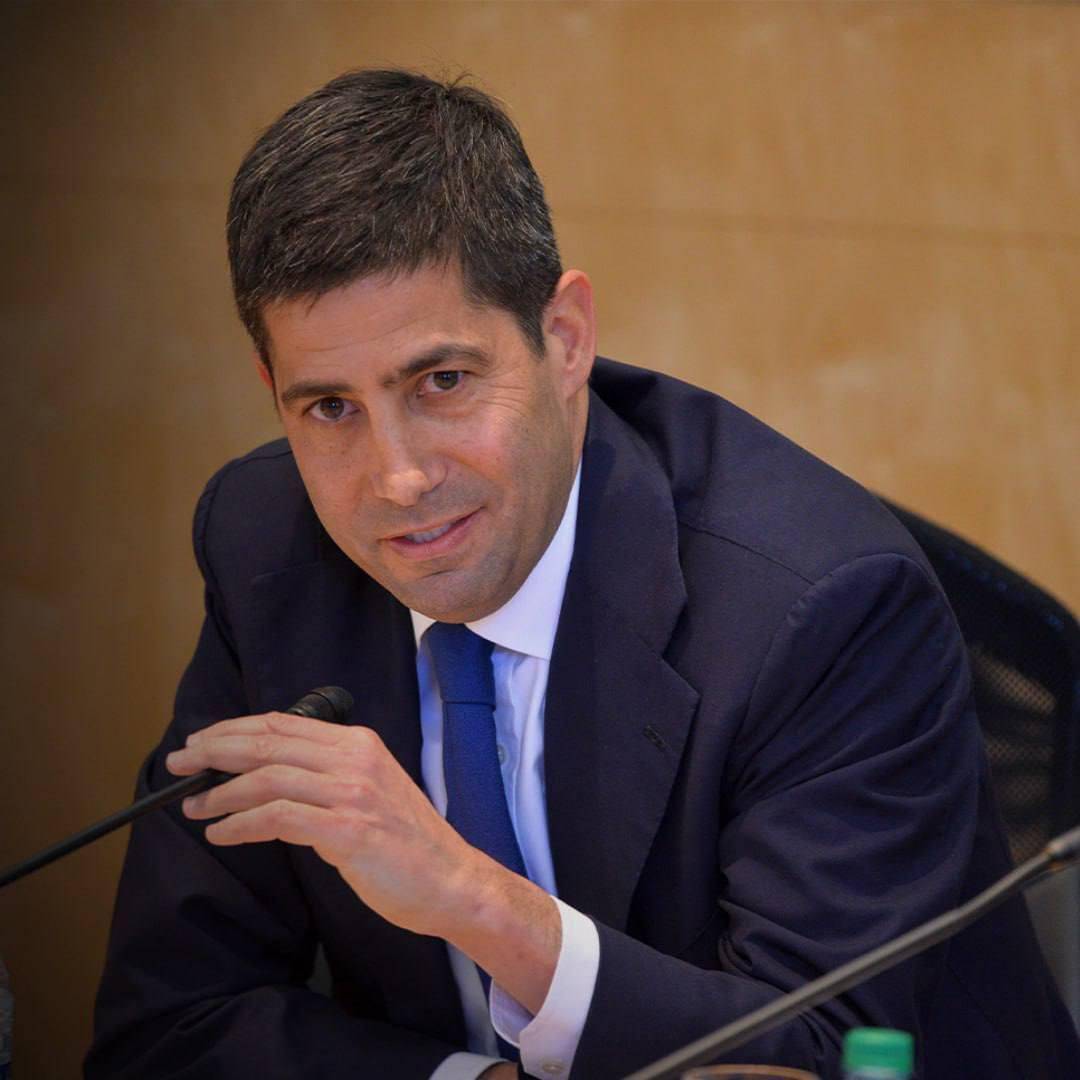 πΊπΈ NEW: Kevin Warsh is set to be sworn in as the new Fed Chair on Friday, replacing Jerome Powell....