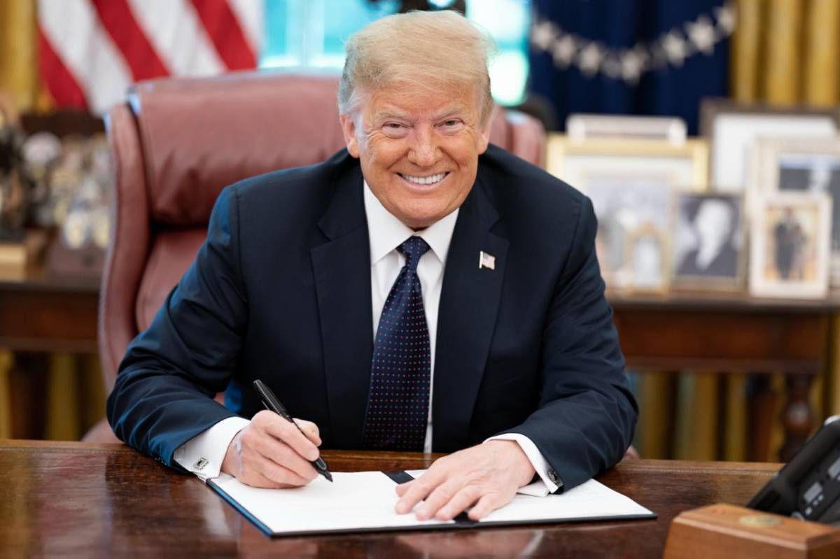 πΊπΈ JUST IN: President Trump is expected to sign an executive order on AI and cybersecurity Thursday....