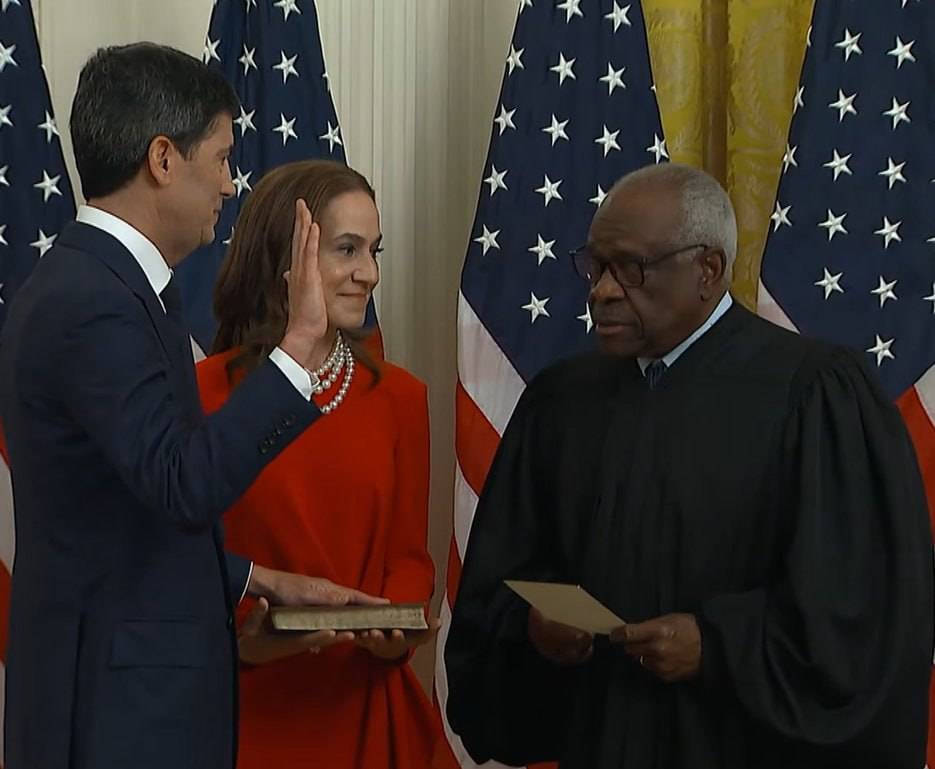 πΊπΈ BREAKING: Kevin Warsh has been officially sworn in as Federal Reserve Chair.
#news