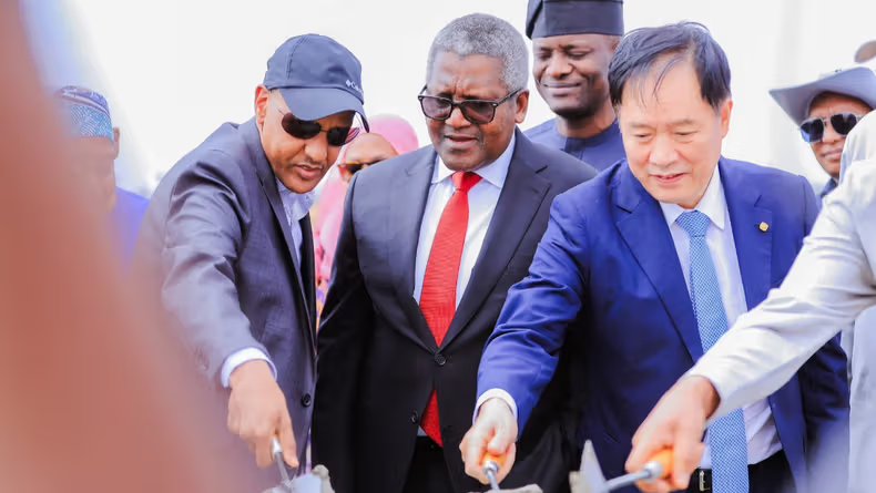Africa’s richest man, Aliko Dangote just locked in a massive gas pipeline deal in East Africa
In a...