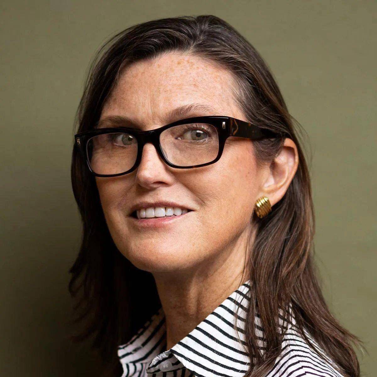 ๐ฅ TODAY: Ark Invest's Cathie Wood breaks down her 5-year Bitcoin price predictions, $750,000 base c...