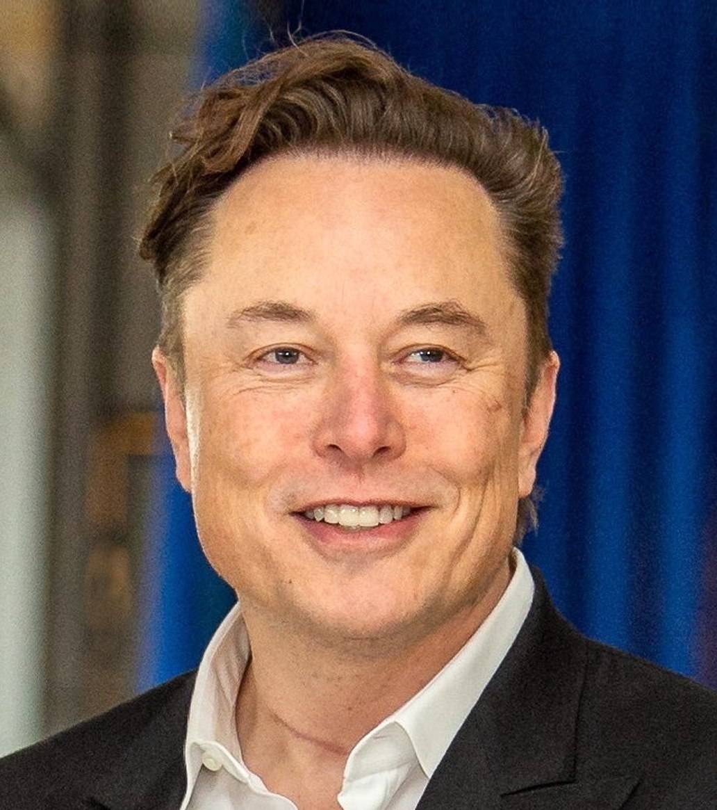 JUST IN: Elon Musk is now worth more than Bitcoin's entire market cap.
Elon Musk: $1.4 trillion
Bit...