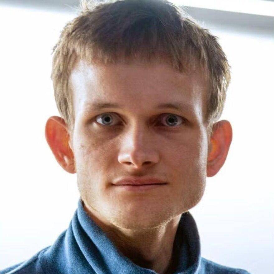 ๐จ INSIGHT: Vitalik says AI's biggest divide isn't policy.
It's whether you believe superintellige...
