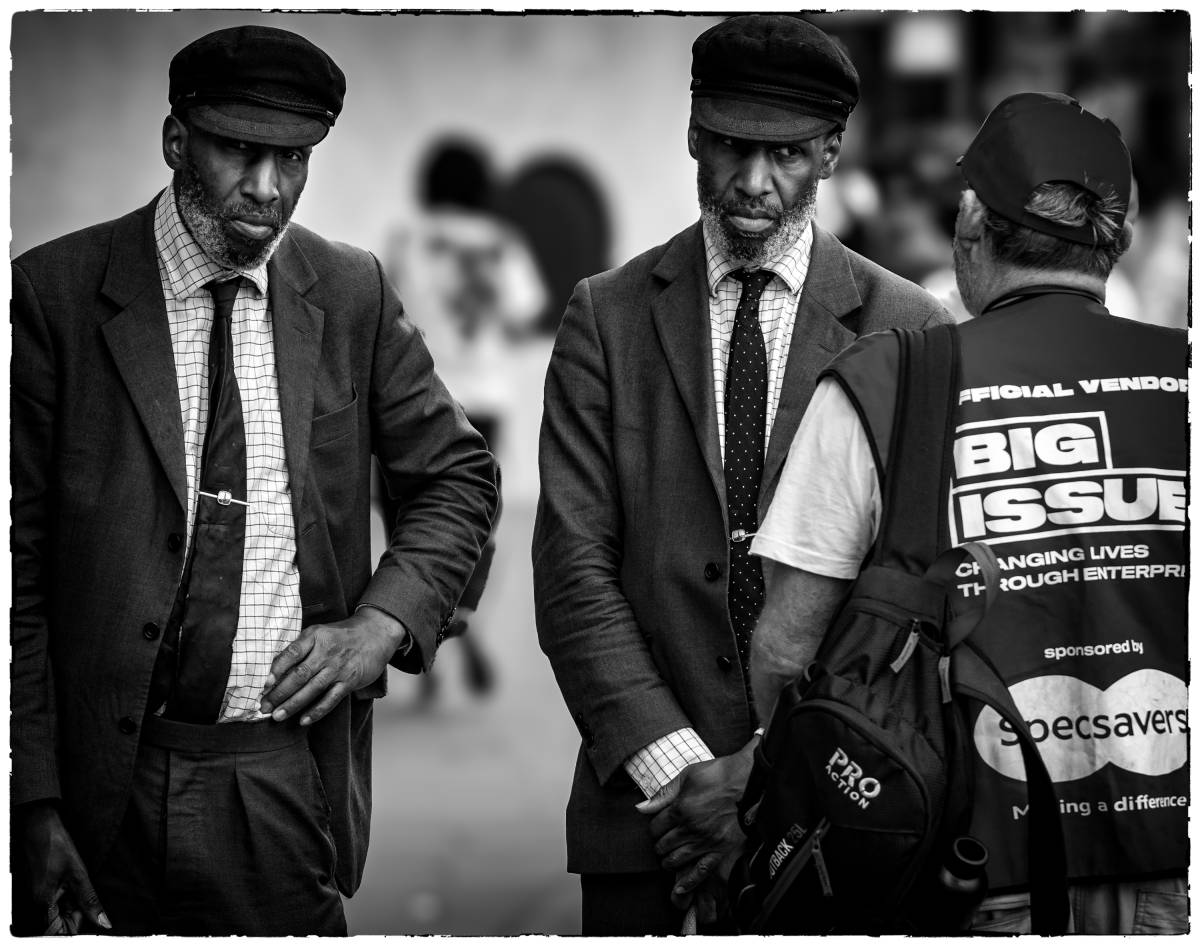 📸 #CashinoNDT  #streetphotography  #London #Twins