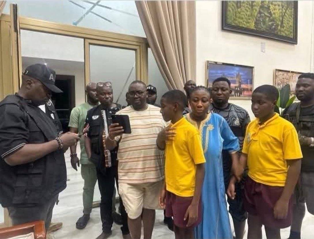 ๐ Ex-Minister Of Power, Adelabu's Sister and Twin Sons Rescued Home Safely
#Lekeelekee #ClintonTren...