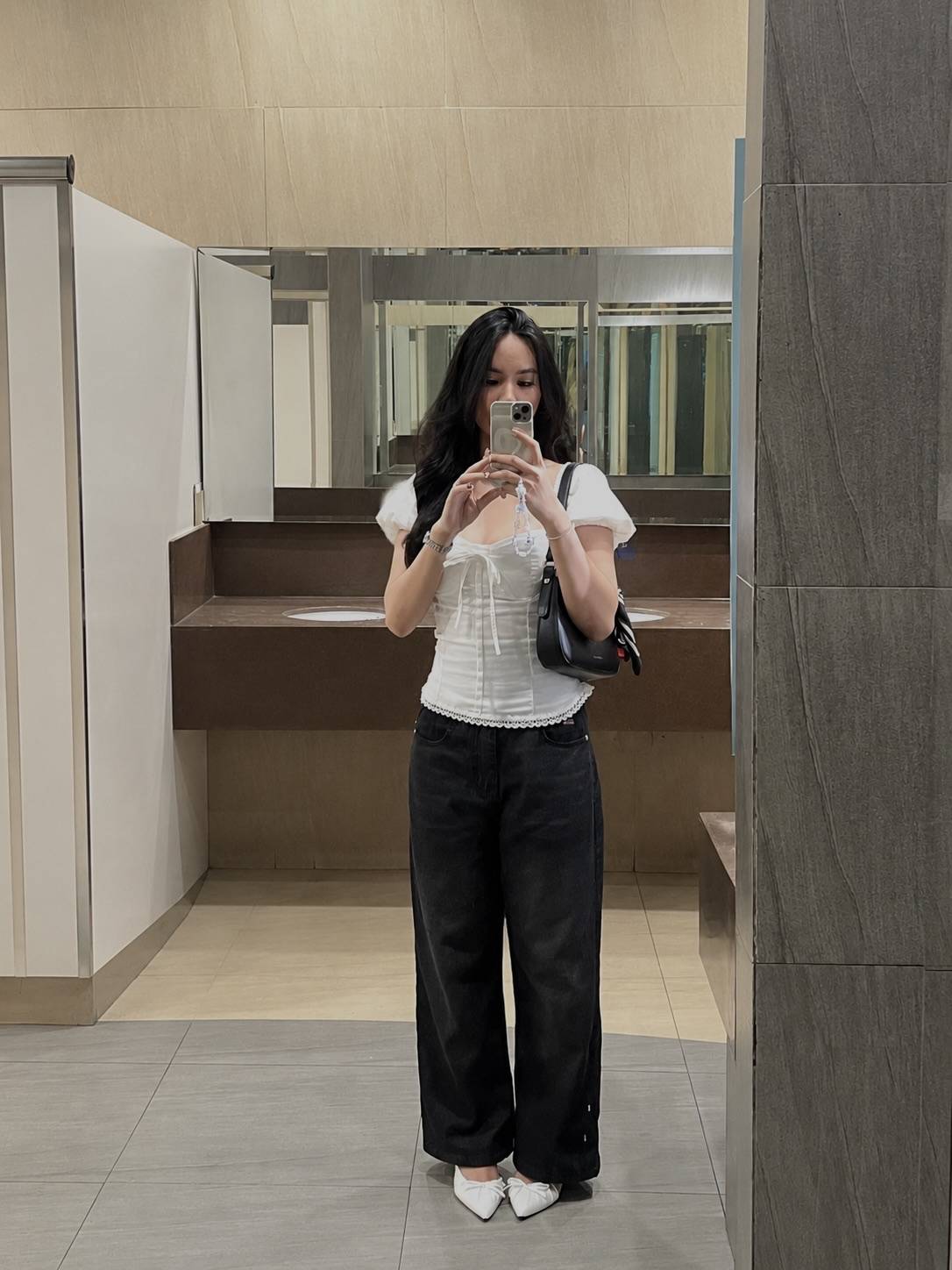 weekend ootd last week 💅🏻

share you weekend fits! 👇🏻