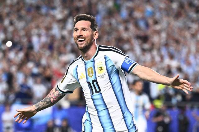 THE MAGICIAN 

You just cannot argue with greatness. Lionel Messi. @38 still doing it with class

Ar...