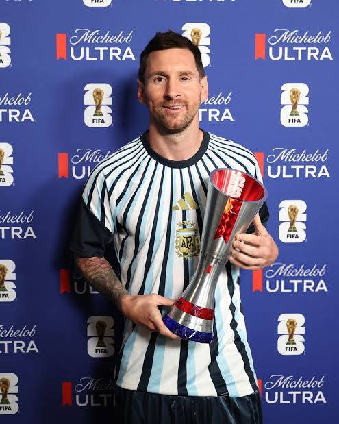 Piers Morgan says Messi cannot make his all time XI playersπ
π
π
π
