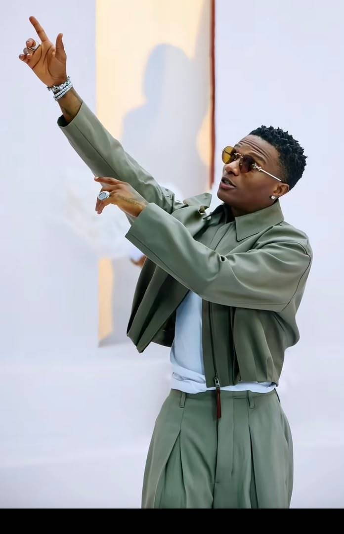 It's my 001 birthday🎂🥂 BIG WIZZY or nothing
Guys let's wish him well🙏birthday blessing Star boy💯...