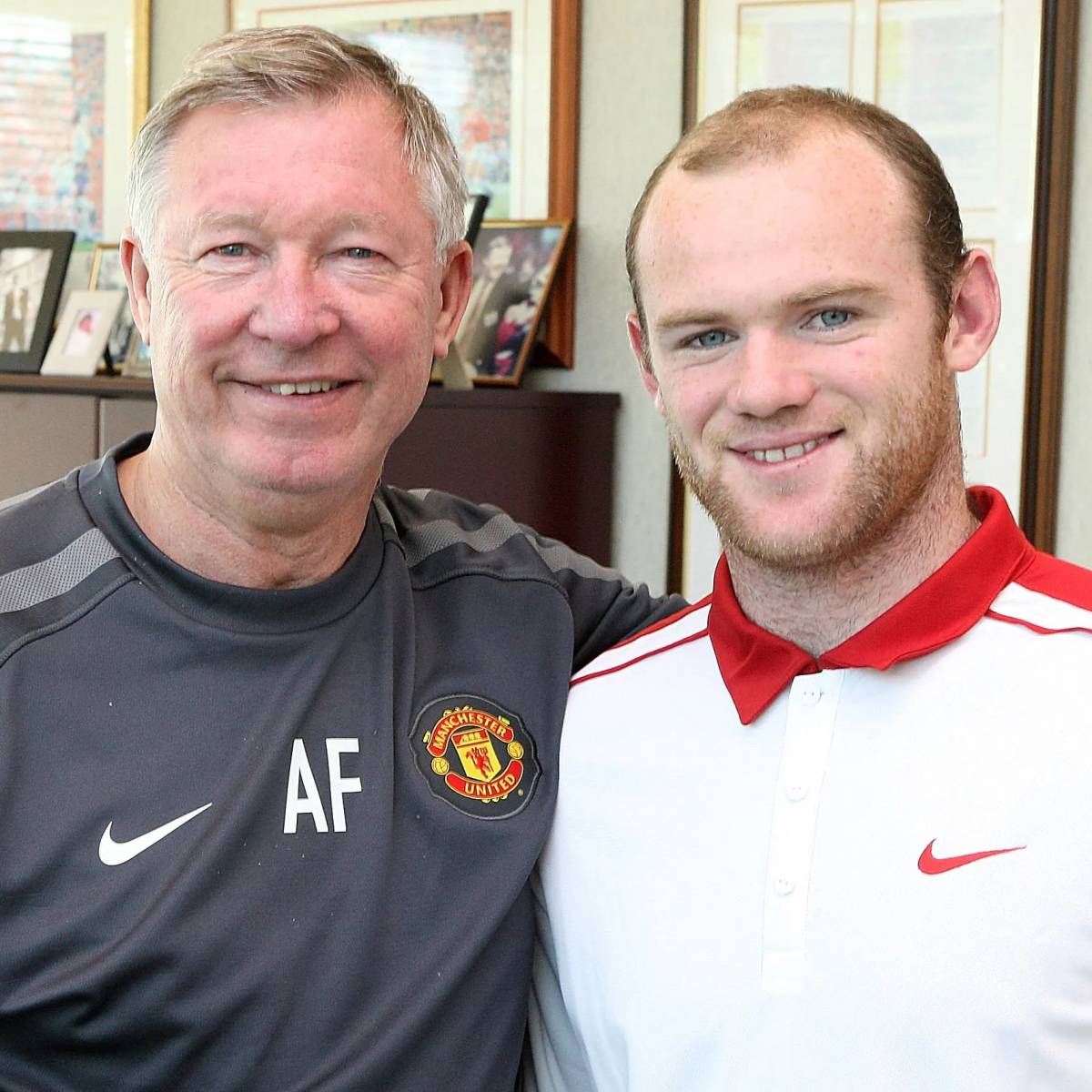 ๐จ๐จ๐๏ธ| Wayne Rooney on his preference between Sir Alex Ferguson and Pep Guardiola:
"For me, Fergie...