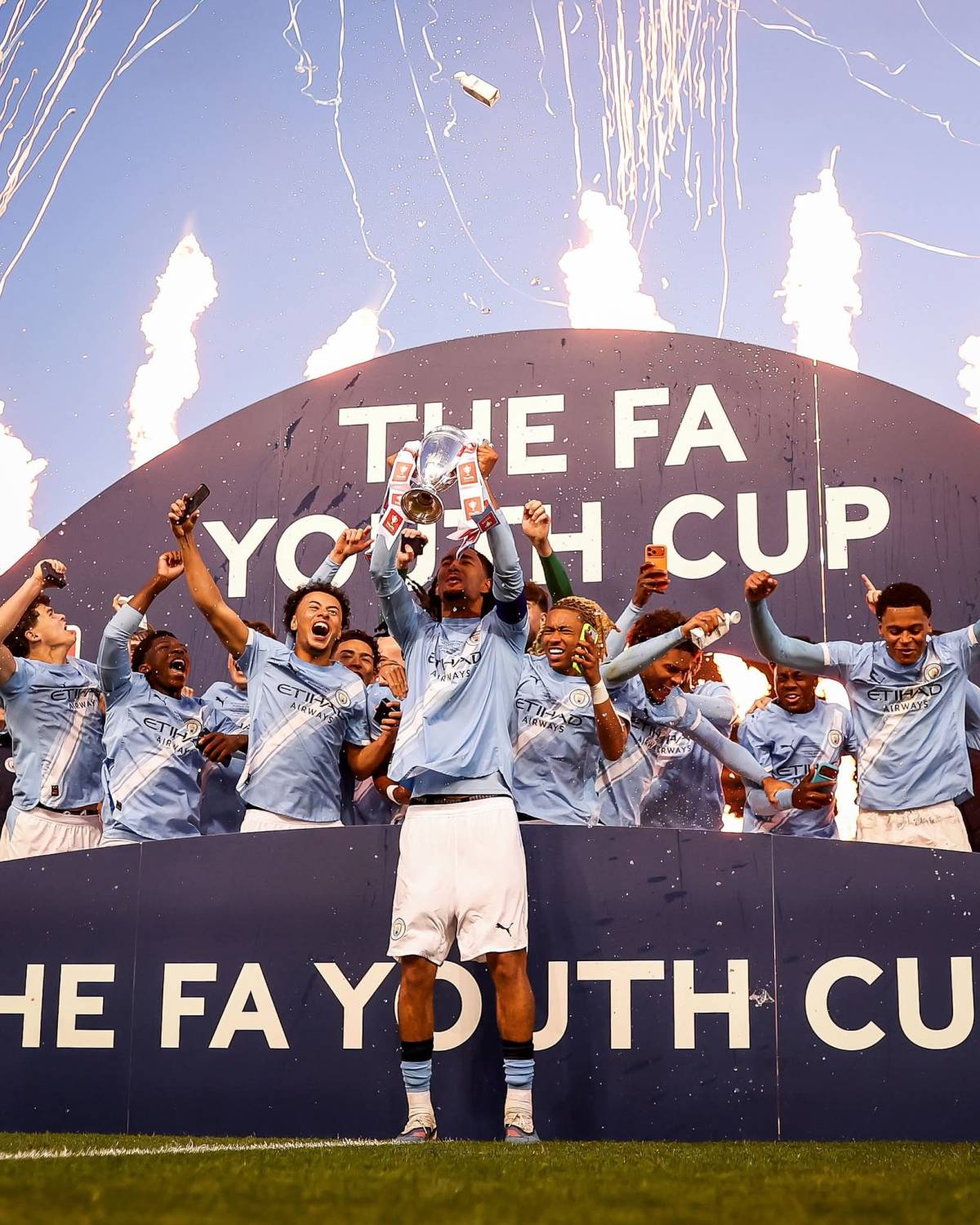 ๐ Menโs FA Cup
๐ Womenโs FA Cup
๐ Youth FA Cup
An FA Cup treble this season for Man City ๐ฉต๐