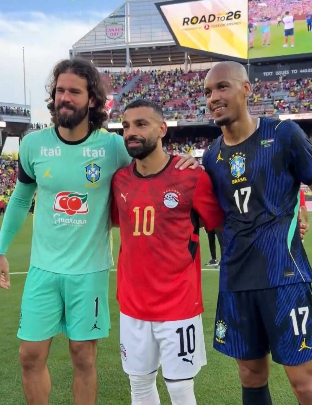 🇧🇷🇪🇬Alisson Becker and Fabinho catch up with Mohamed Salah at the end of Brazil’s 2-1 win over Egypt...